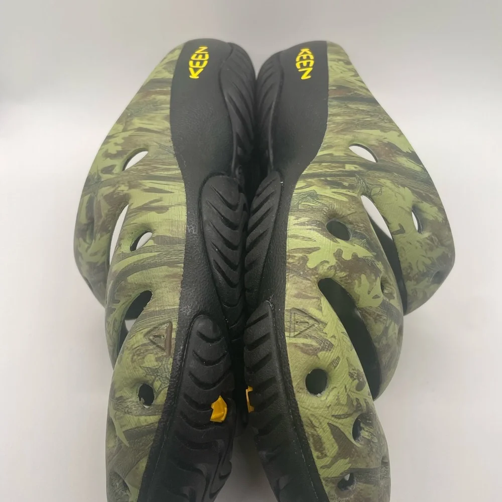 Keen Men's Yogui Arts Slides Slip On Sandals Closed Toe Camo / Green, Black SZ 8